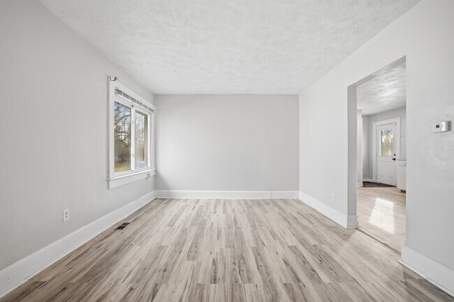 Building Photo - 1843 Ohio Ave