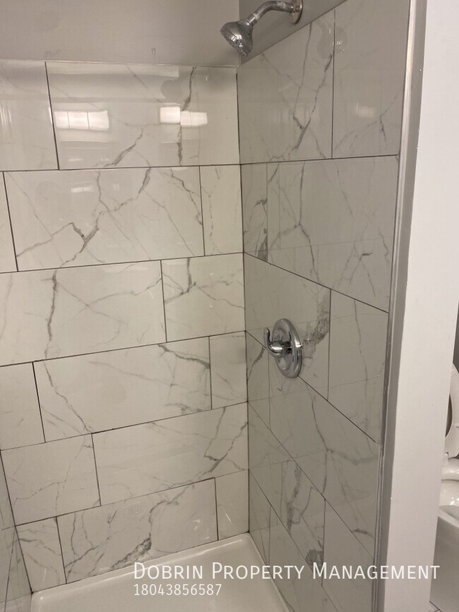 Building Photo - 507 W Marshall St