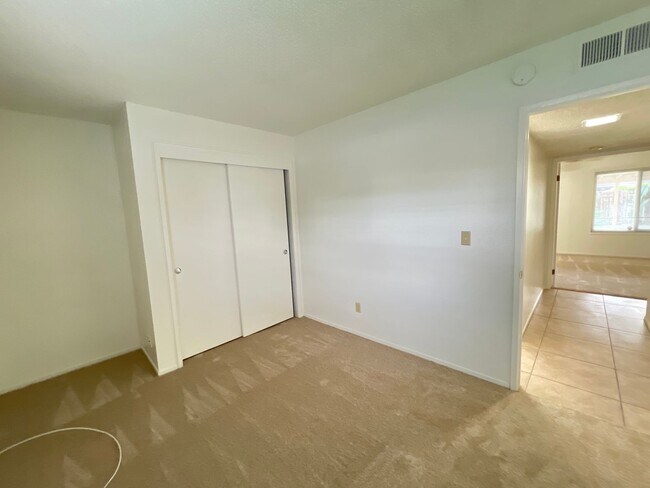 Building Photo - NORTHWEST BAKERSFIELD