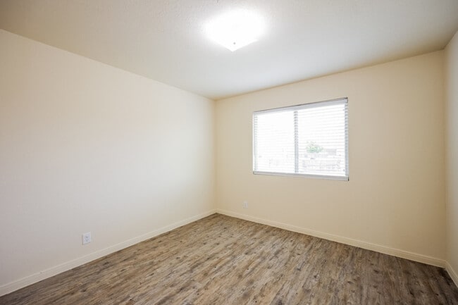 Building Photo - 4911 War Horse Dr
