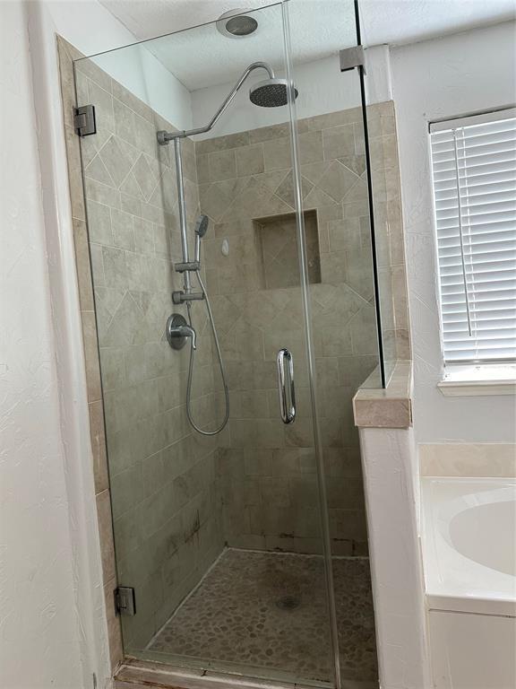 Building Photo - 24202 Kingbriar Dr