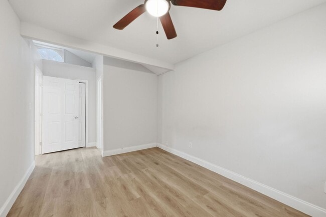 Building Photo - Completely Renovated 2BR/1BA Home on Extra-Large Lot in Jacksonville's Trout River Area***APRIL S...