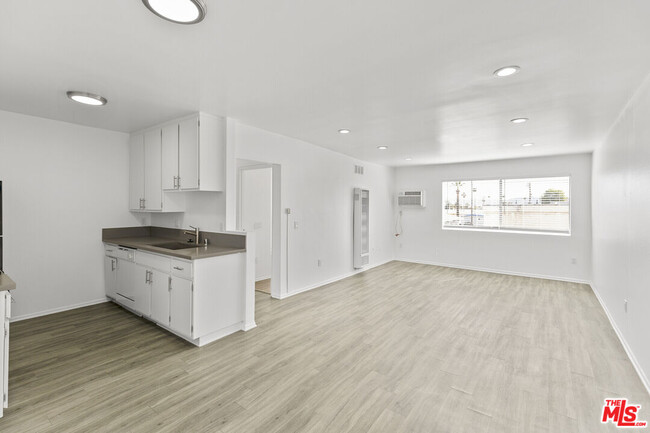 Building Photo - 15314 Gault St