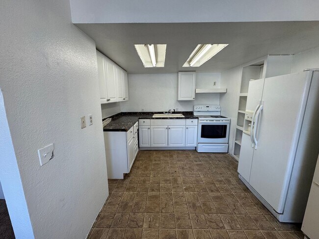 Primary Photo - 618 Basin St NW