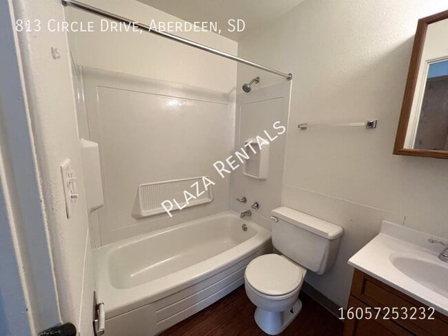 Building Photo - 2104 3rd Ave SE