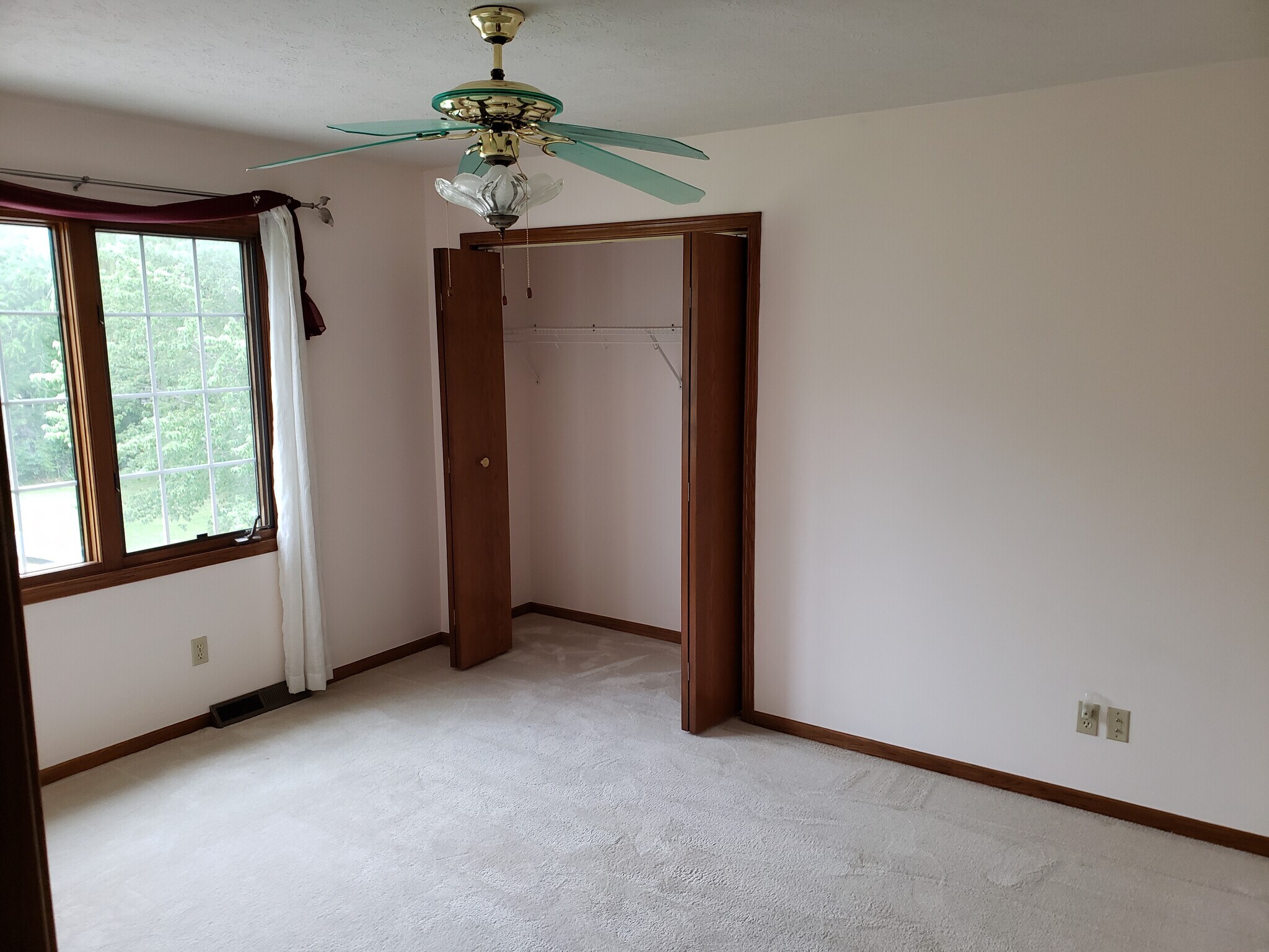 Building Photo - 5260 Silver Dawn Ln