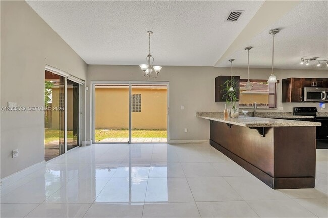 Building Photo - 14530 SW 156th Ave