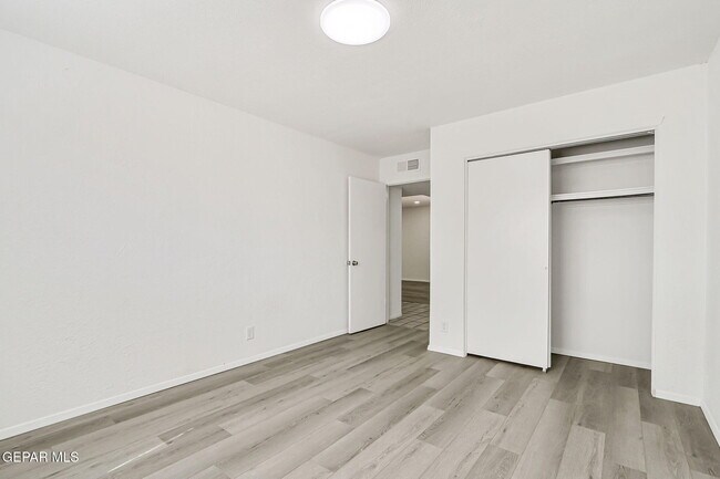 Building Photo - 3221 Isla Morada Dr