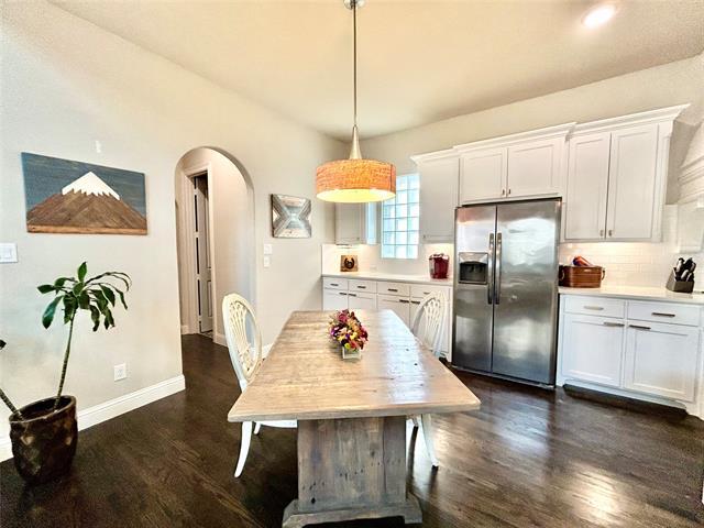 Building Photo - 2852 Amesbury