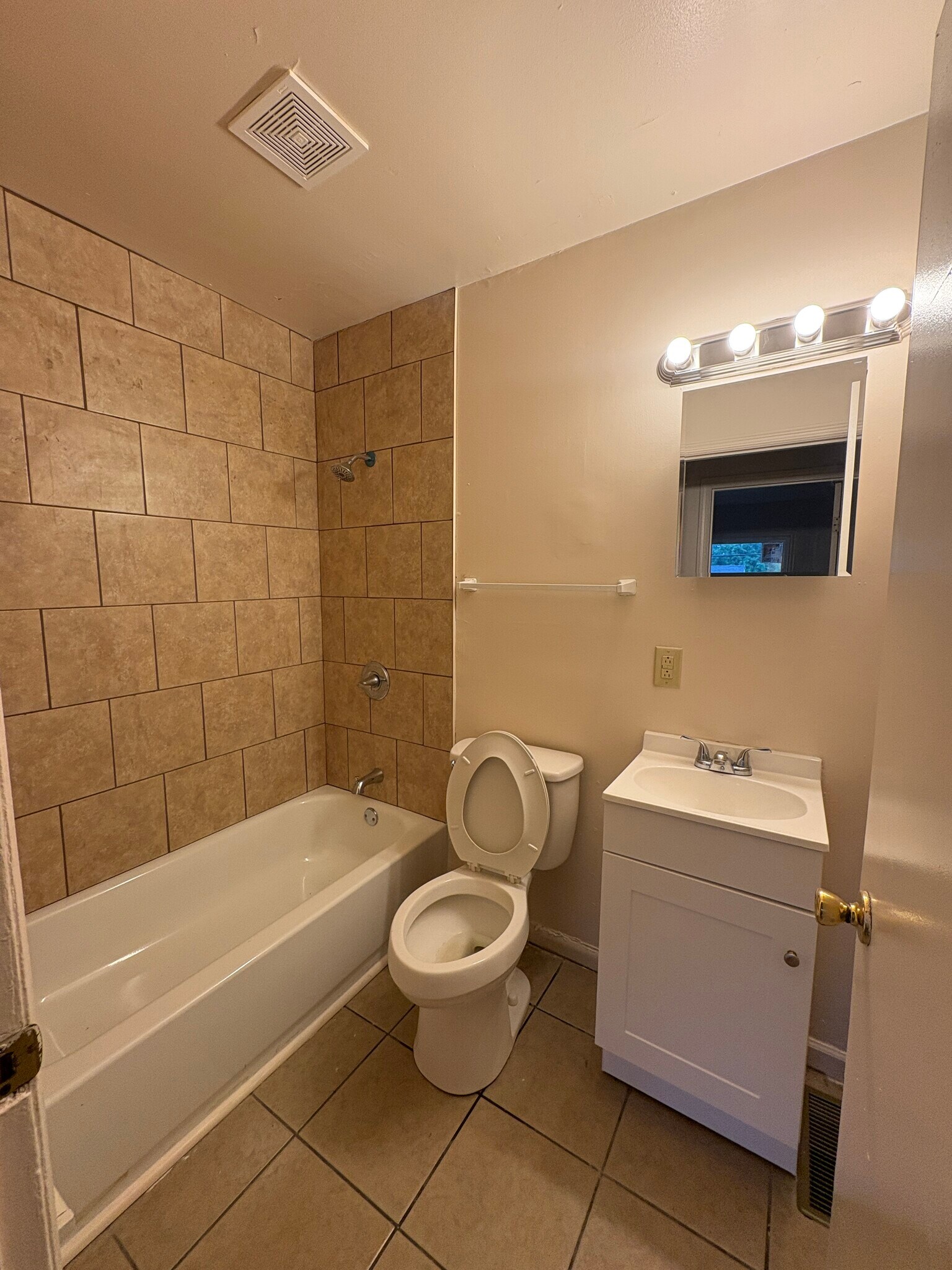Building Photo - 4010 Middlehurst Ln