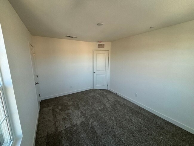 Building Photo - Modern 2-Story in Inspirada 4 Bed 3 Bath, Loft, Downstairs Bed & Open Floorplan