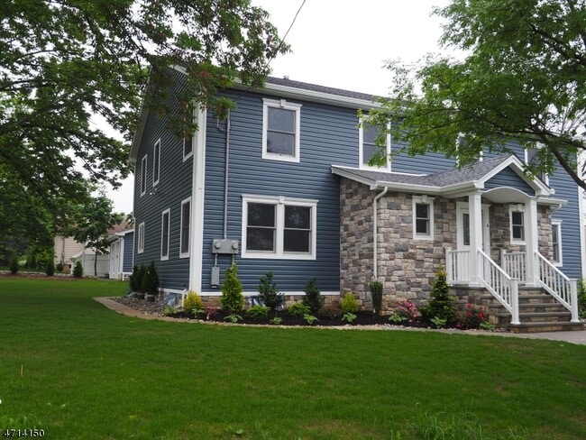 Building Photo - 4 Alma Ave