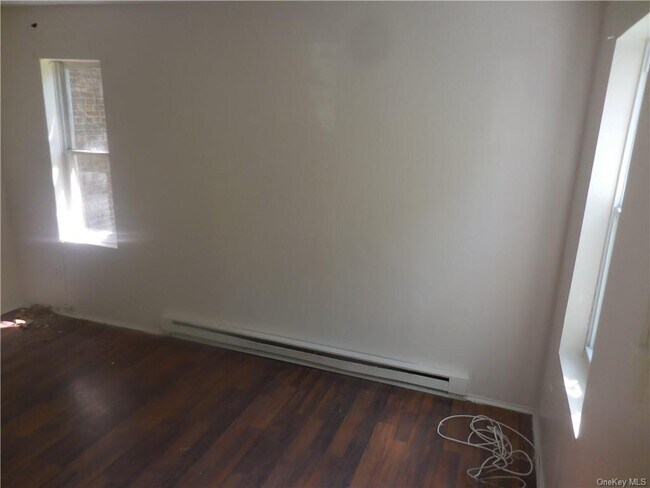 Building Photo - 130 Johnston St