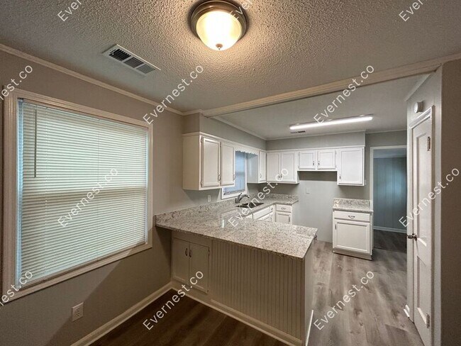 Building Photo - 4858 Auburn Rd