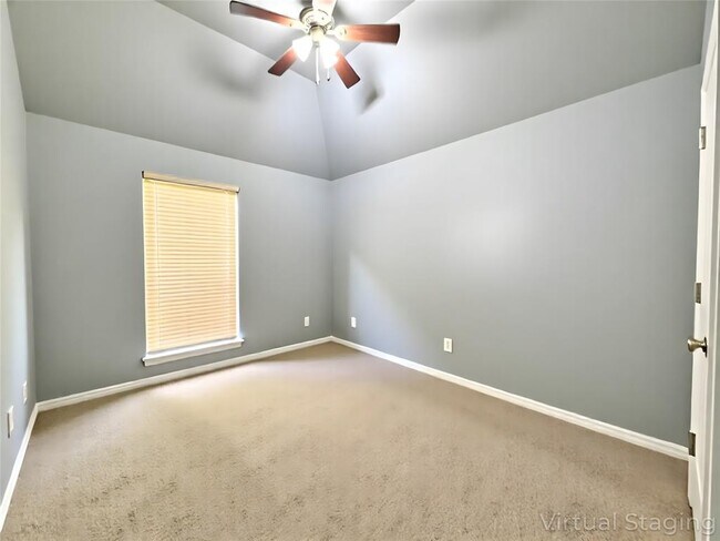 Building Photo - 806 Bent Wood Pl