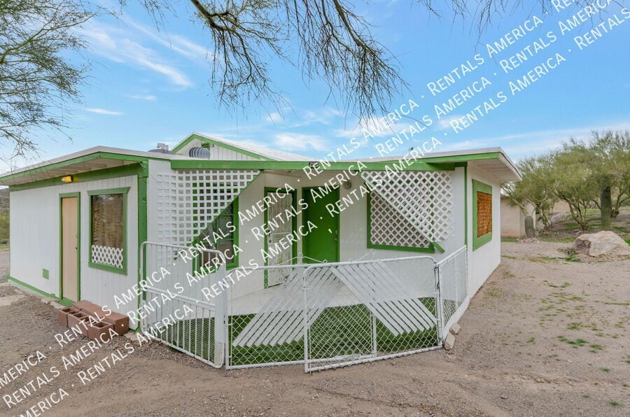 Building Photo - 3951 W Irvington Rd