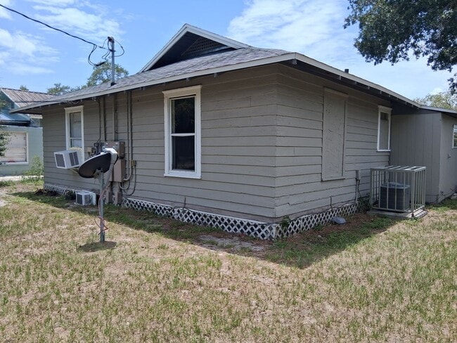 Building Photo - 711 Virginia Ave
