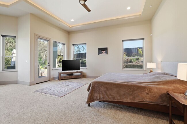 Building Photo - 3813 Calverhall Way