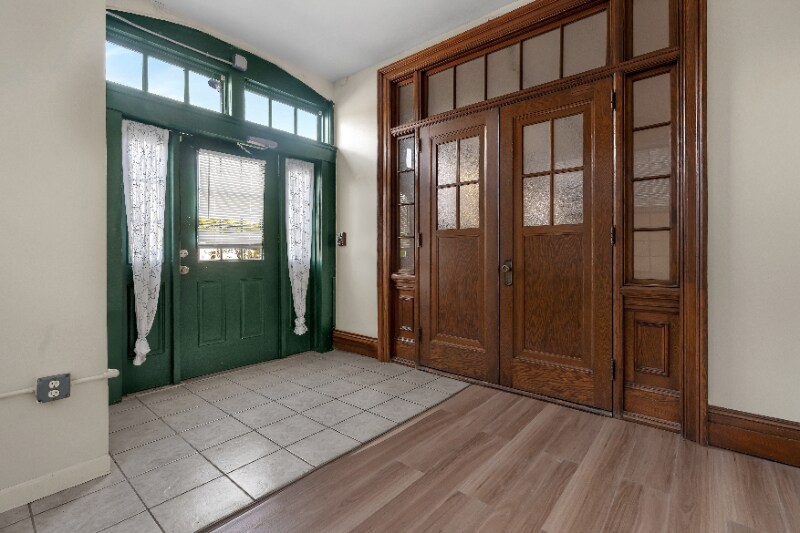 Building Photo - 83 Main St