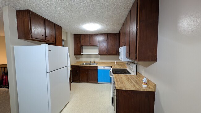Building Photo - 419 Butler Ave E