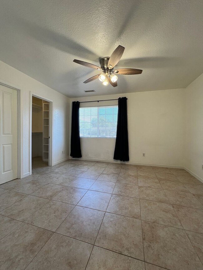 Building Photo - 5-bedroom, 3-bath home in Prescott Valley