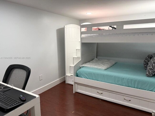 Building Photo - 2430 SW 22nd Terrace