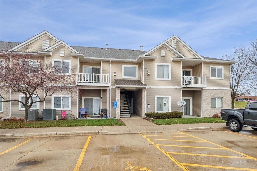 Building Photo - 1320 SE Florence Dr