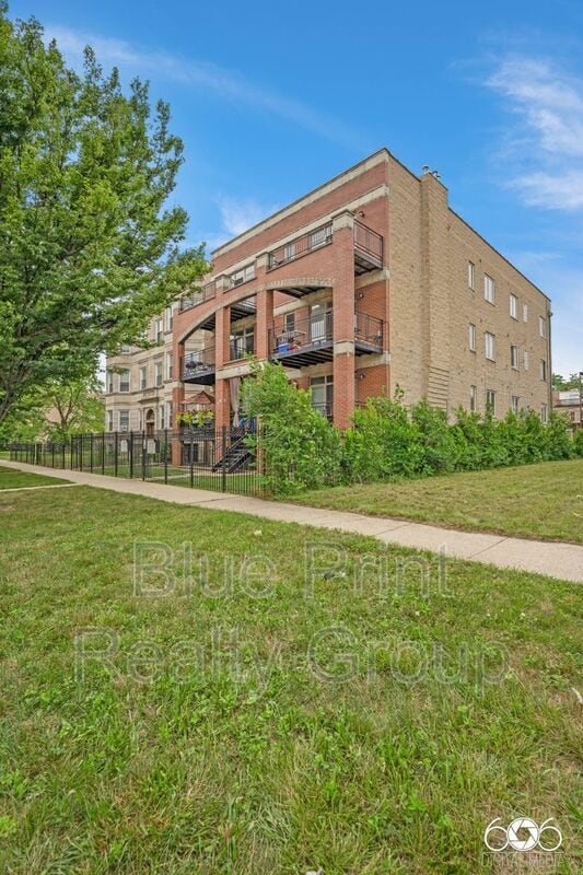 Building Photo - 5406 S Indiana Ave