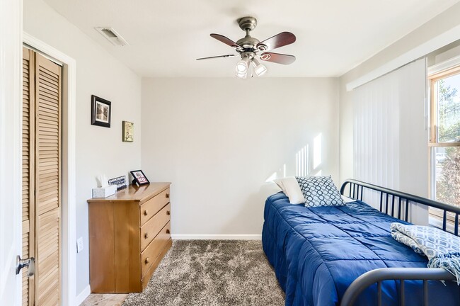 Building Photo - Spacious 5 BDR Lafayette Home - Close to Coal Creek Trail