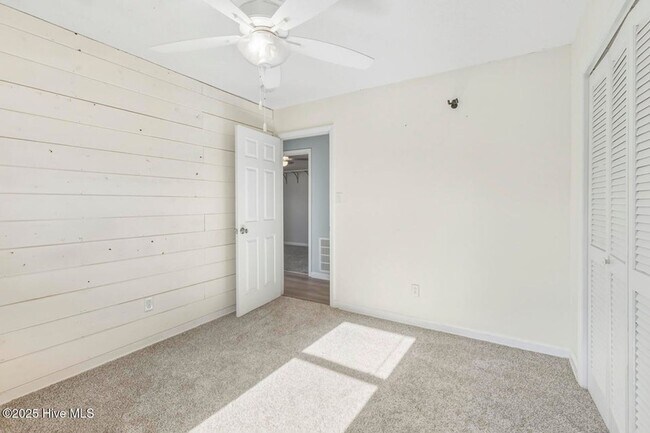 Building Photo - Updated 3 Bedroom Off Of Gumbranch