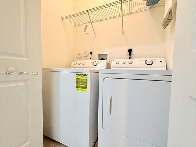 Building Photo - 10600 NW 88th St