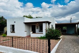 Building Photo - FOR RENT