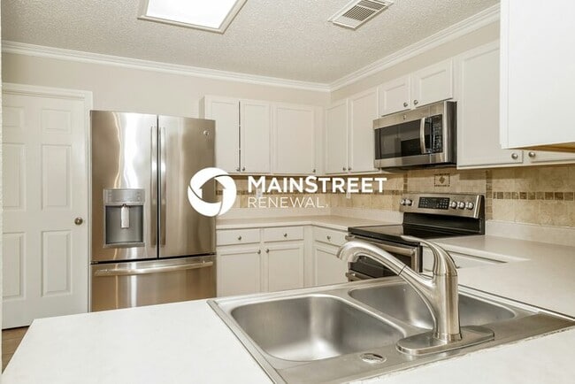 Building Photo - 3 Bedroom Pet-Friendly Home in Converse, TX with Main Street Renewal