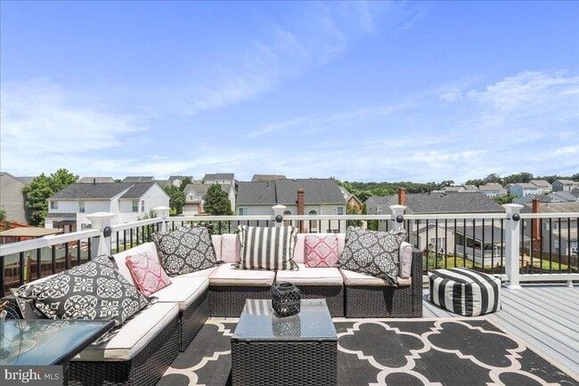 Building Photo - 319 Morlyn Dr