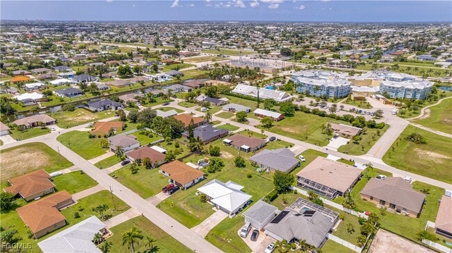 Building Photo - 1416 SE 2nd Ave