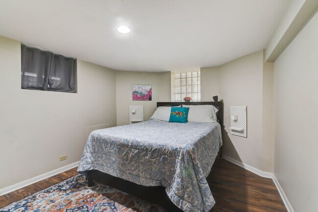 Building Photo - 4451 N Tripp Ave