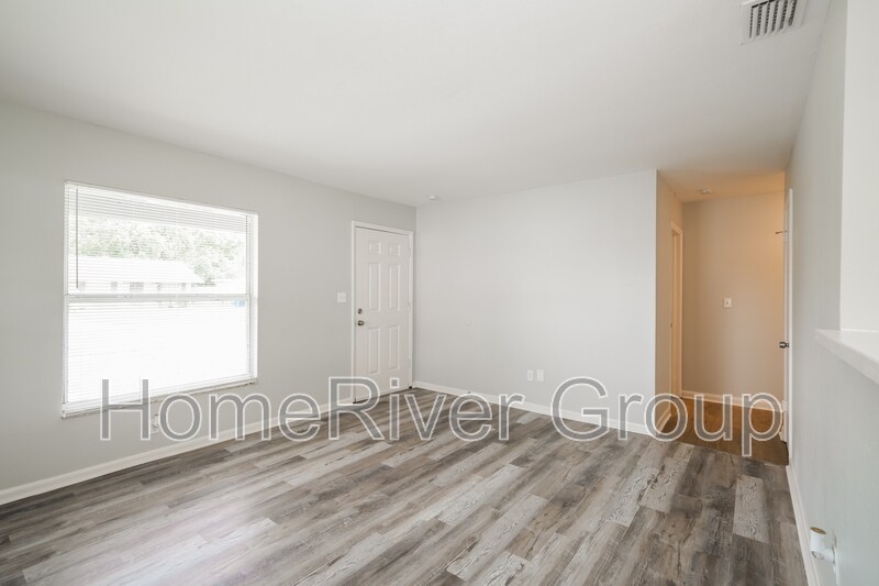 Building Photo - 6561 W Shore Cir