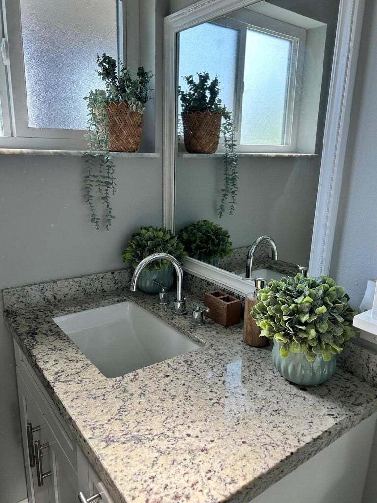 Building Photo - 1182 SE 2nd Ave