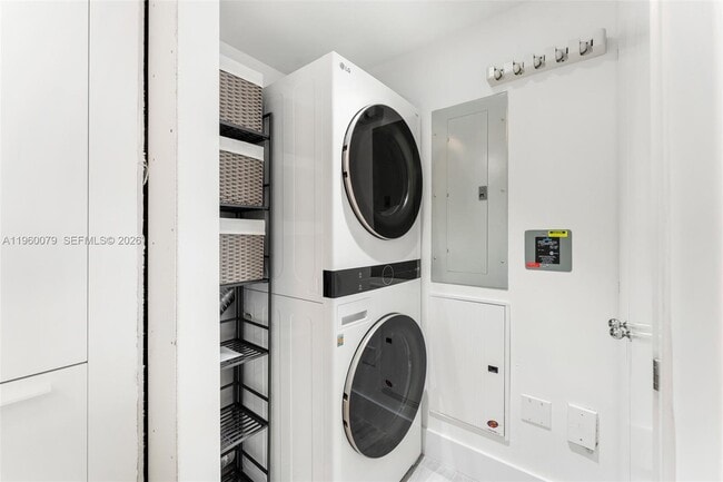 Building Photo - 450 Alton Rd