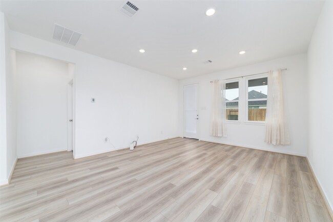 Building Photo - 7227 Cedar Hbr Ct