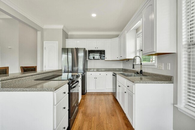 Building Photo - 955 Dodie Dr