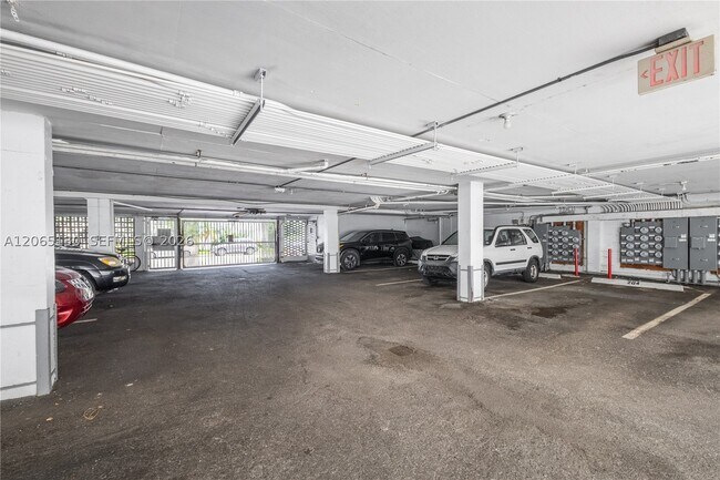 Building Photo - 1030 9th St