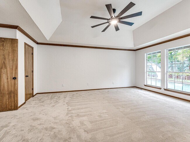 Building Photo - 4 Bedrooms - 3 Bathrooms - 3 Car Garage - ...