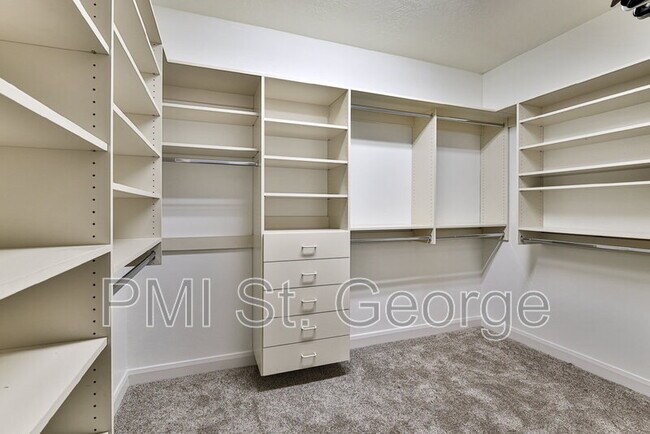 Building Photo - 2478 E Springs Dr