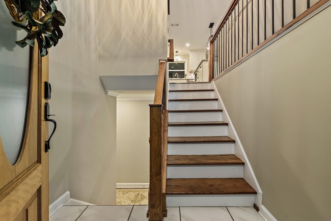 Building Photo - 112 Magnolia Cir