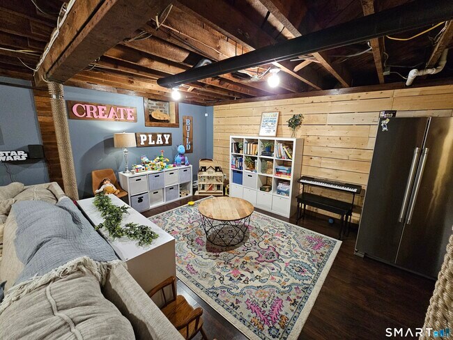 Building Photo - 41 Pequot Trail