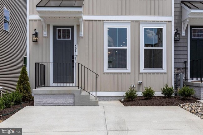 Building Photo - 5041 Bigleaf Rd
