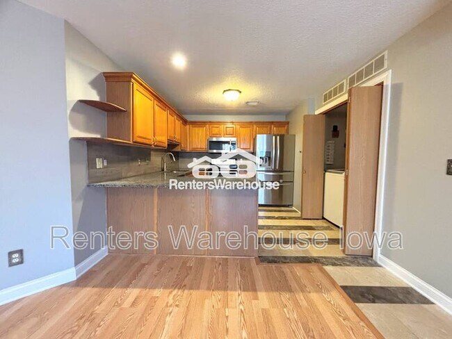 Building Photo - 10151 Sutton Pl