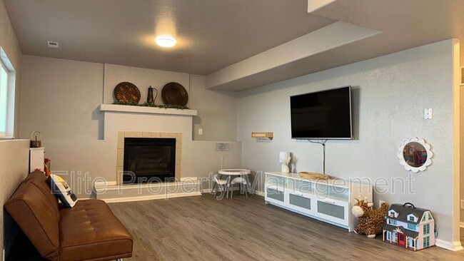 Building Photo - 1150 S Los Charros Dr