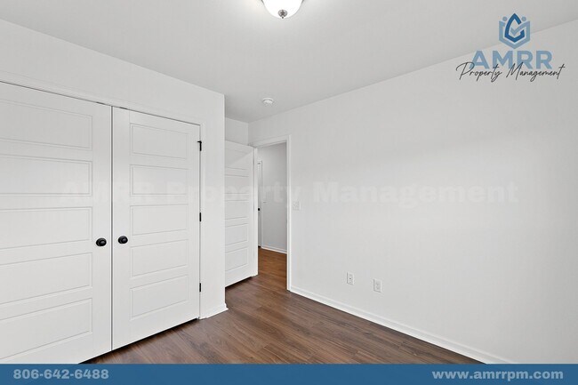 Building Photo - 126 SW Vanessa St